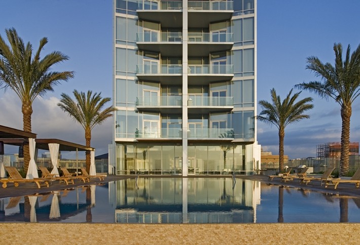 5. 2727 Kirby Condominiums