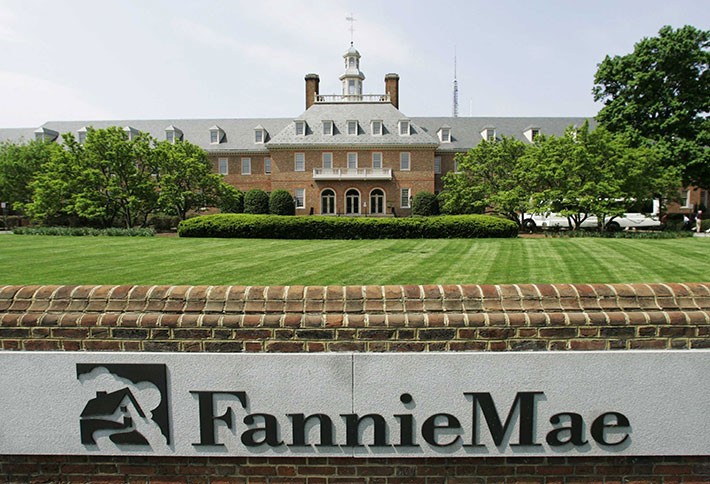 Freddie and Fannie To Review CEO Salaries 