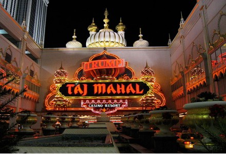 Icahn Helps Save Trump With $20M Loan