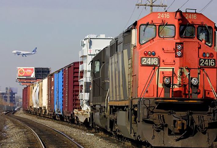 Railway Avoids Strike, to Relief of US Retailers 