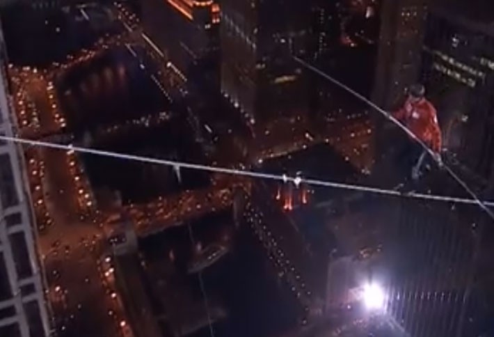 Video: Nik Wallenda's Tightrope Walk Over Chicago 